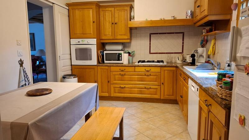 Demeure - 324 m² - 13 pièces