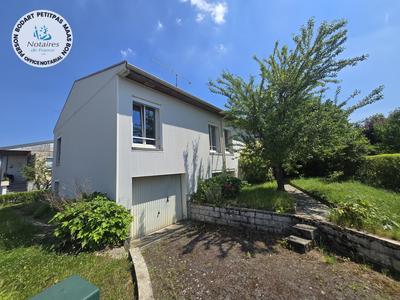 Maison - 141 m² - 8 pièces