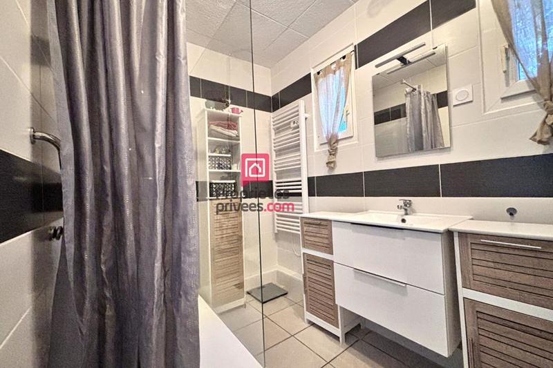 Maison - 198 m² - 7 pièces