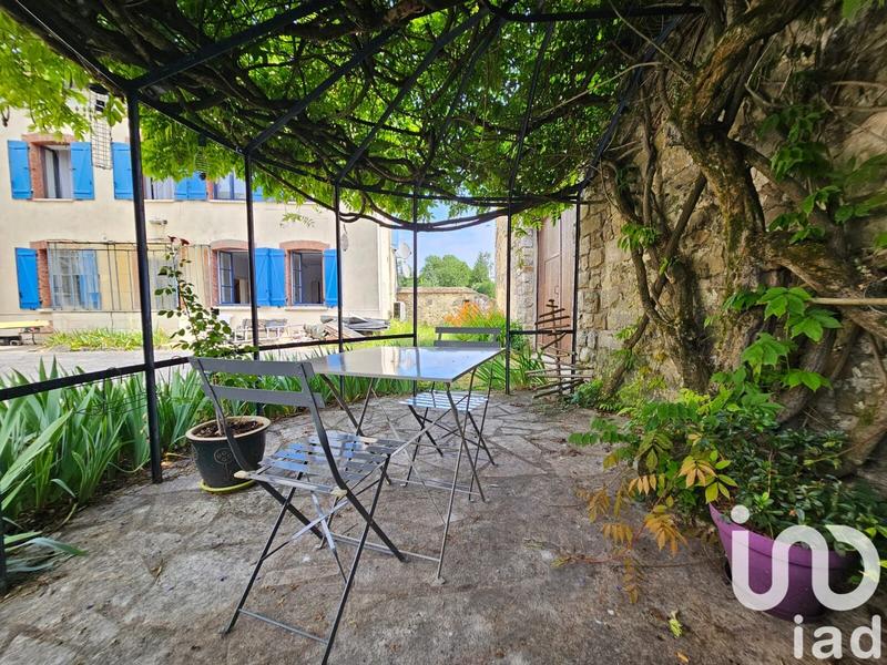 Maison de village - 360 m² - 8 pièces