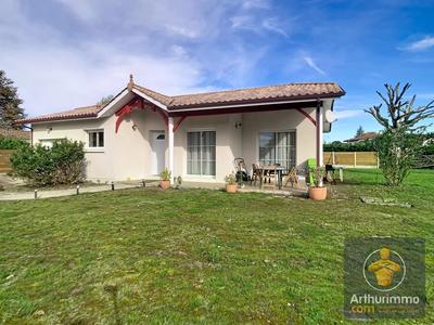 Maison - 97 m² - 4 pièces