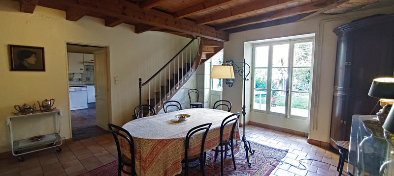 Maison - 222 m² - 14 pièces