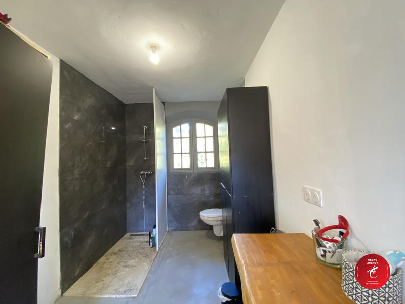 Villa - 238 m² - 6 pièces