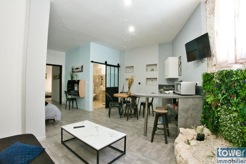 Maison - 343 m² - 10 pièces