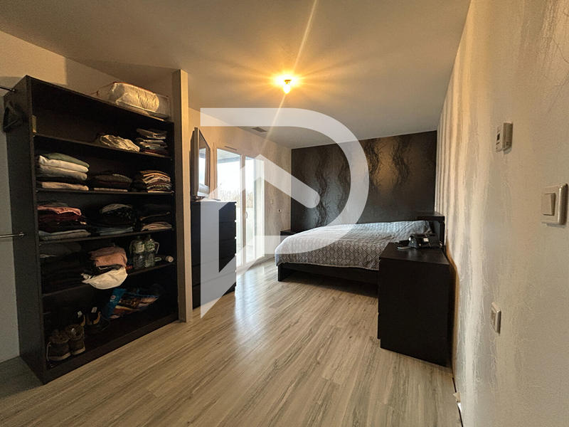 Maison - 200 m² - 6 pièces