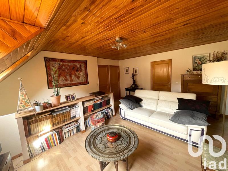 Maison - 237 m² - 7 pièces