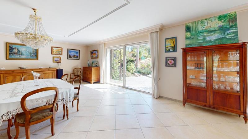 Villa - 469 m² - 9 pièces