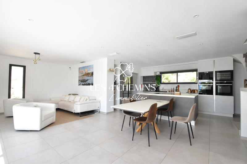 Villa - 200 m² - 7 pièces