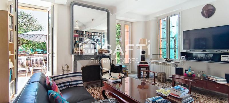 Maison - 250 m² - 9 pièces