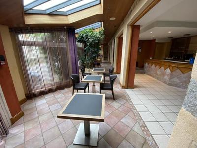 Propriété - 900 m² - 21 pièces