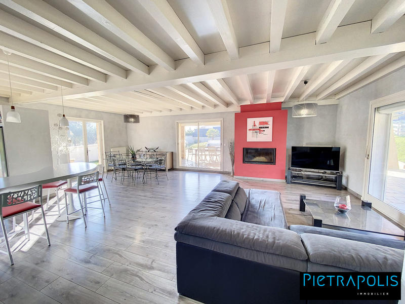 Maison - 180 m² - 7 pièces