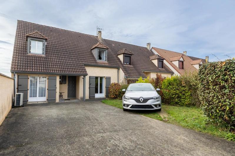 Maison - 144 m² - 7 pièces