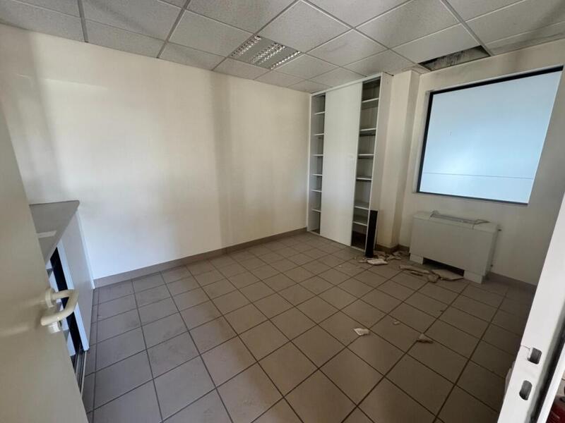 Bureau - 365 m² - 13 pièces