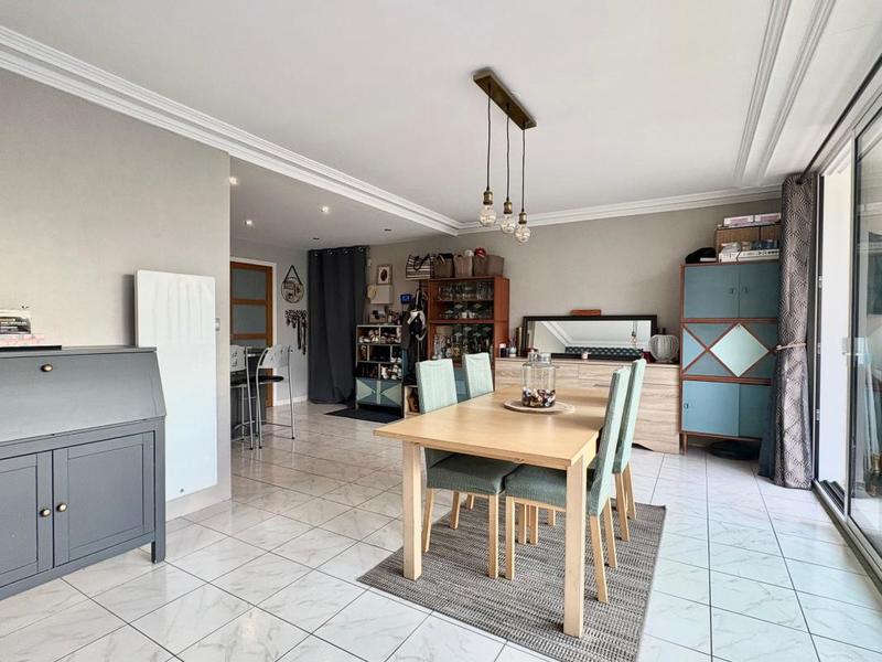 Appartement - 97 m² - 4 pièces