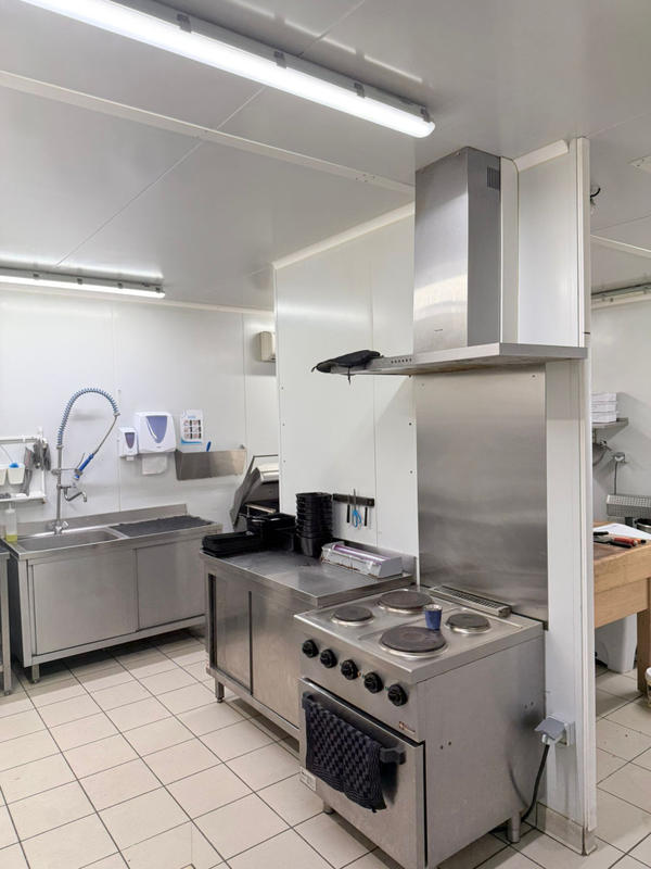 Local commercial - 117 m² - 2 pièces