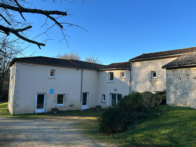Maison - 322 m² - 11 pièces