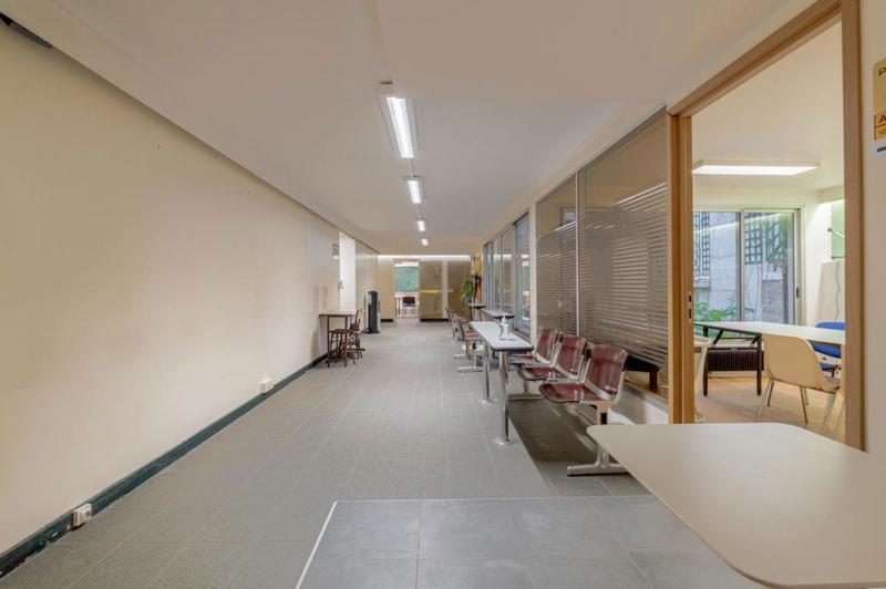 Local commercial - 299 m²