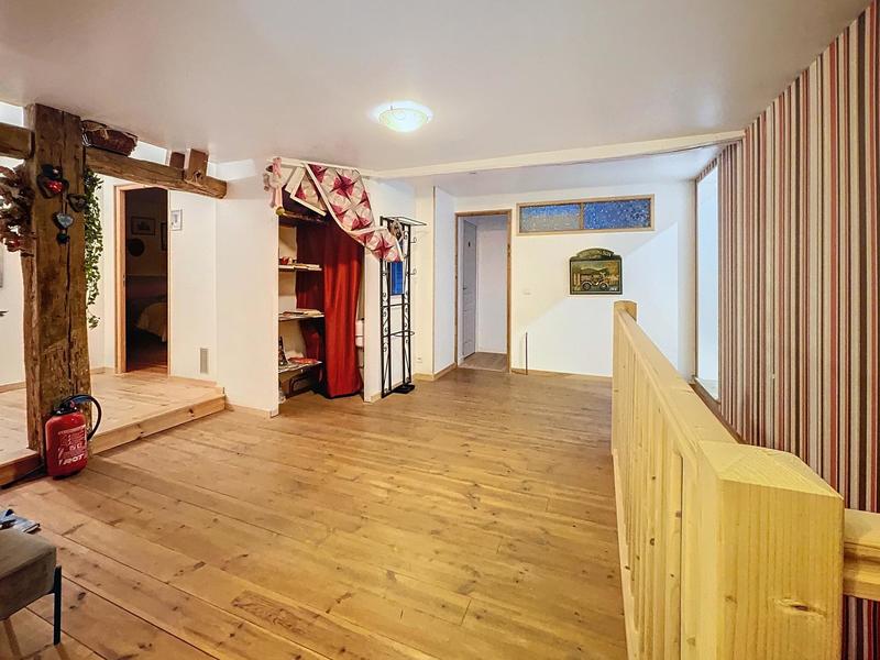 Maison - 412 m² - 9 pièces