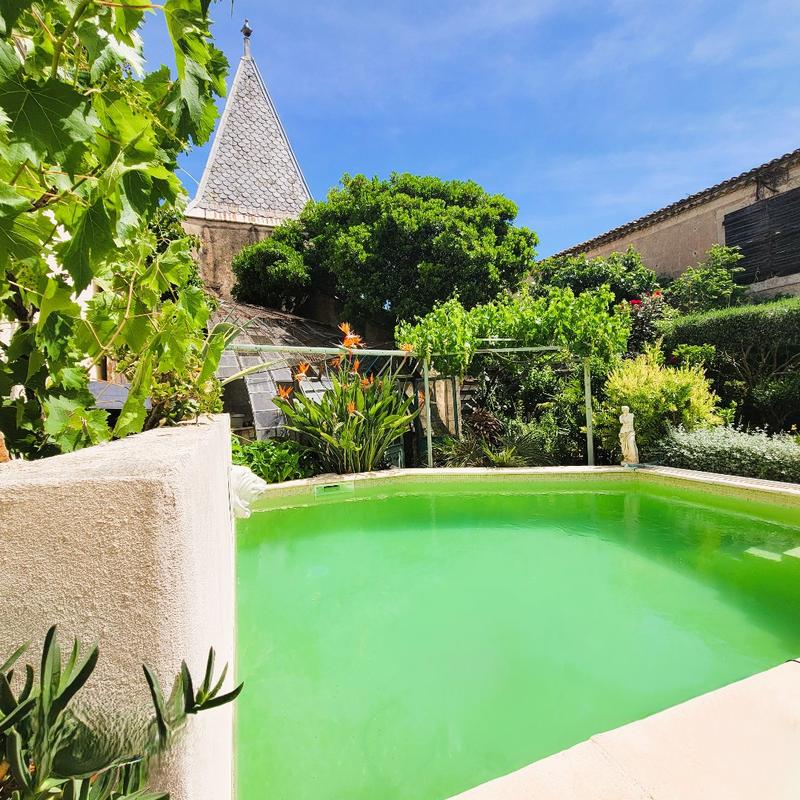 Maison - 480 m² - 12 pièces