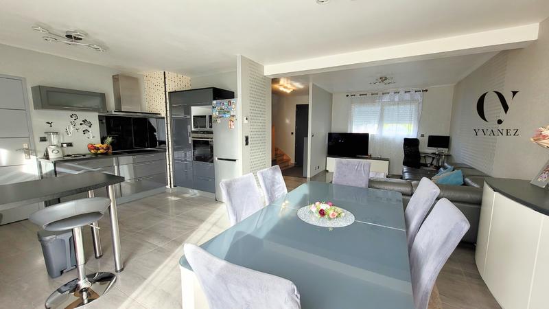 Maison - 103 m² - 5 pièces