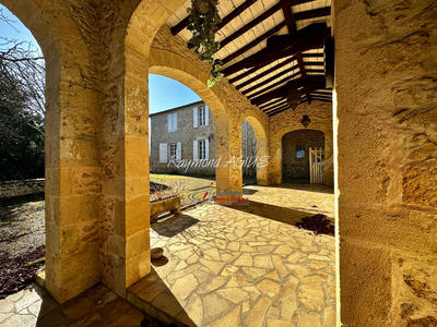 Maison - 510 m² - 11 pièces