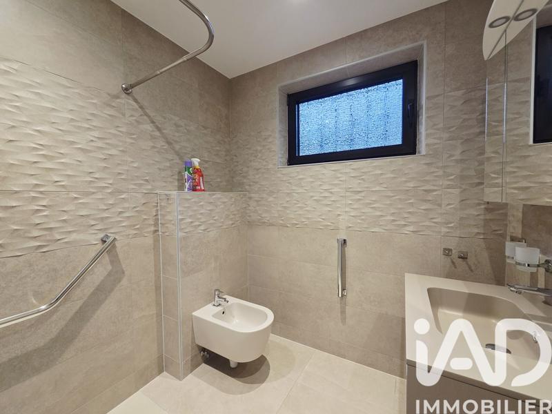 Maison - 183 m² - 10 pièces