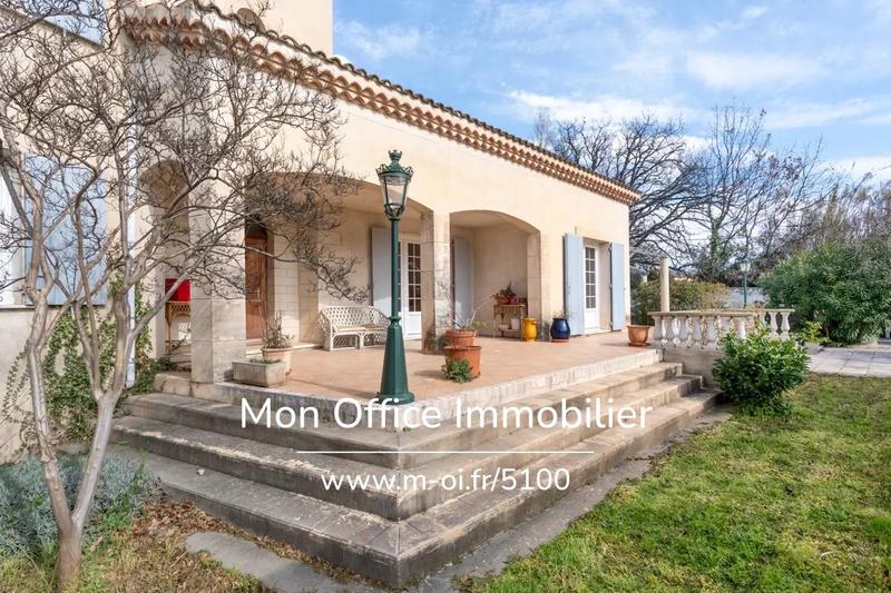 Demeure - 205 m² - 5 pièces