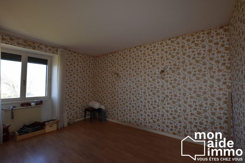 Maison traditionnelle - 240 m² - 9 pièces