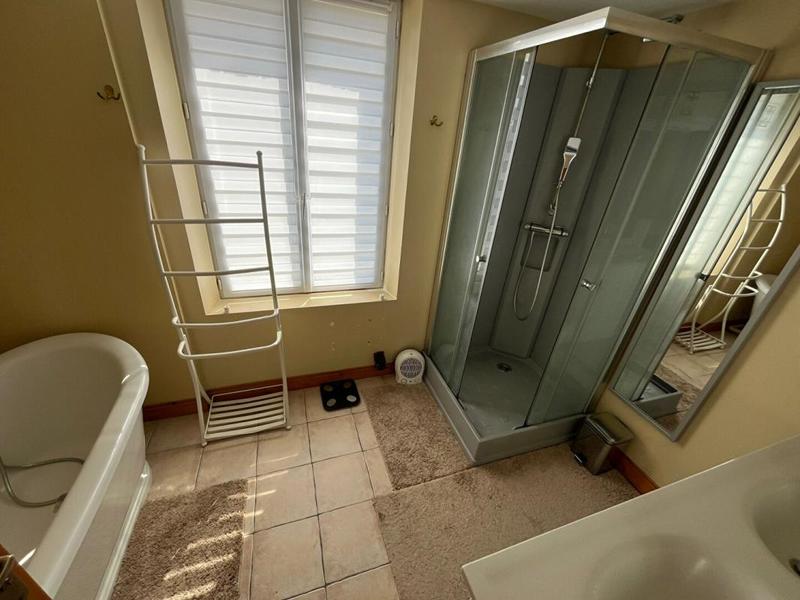 Propriété - 181 m² - 7 pièces