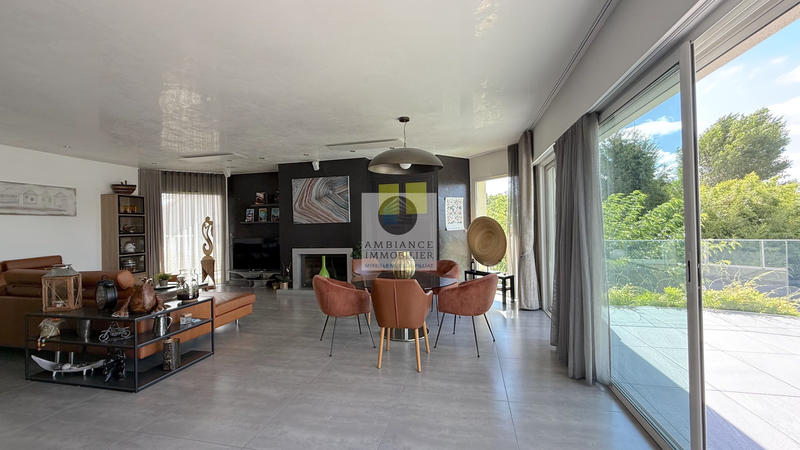 Maison - 257 m² - 7 pièces