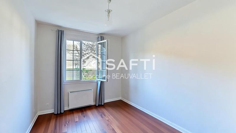 Maison - 204 m² - 7 pièces