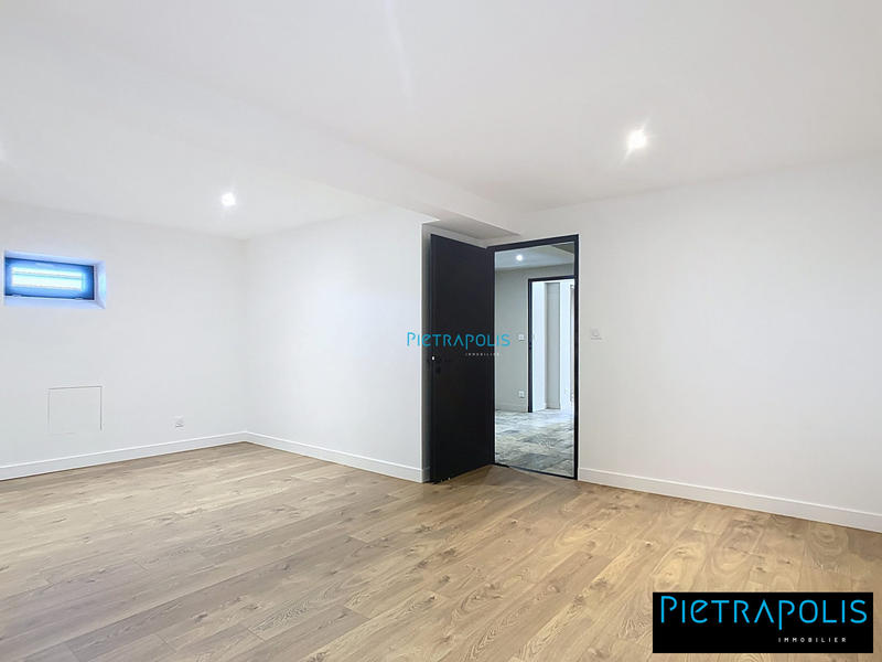 Maison - 180 m² - 7 pièces