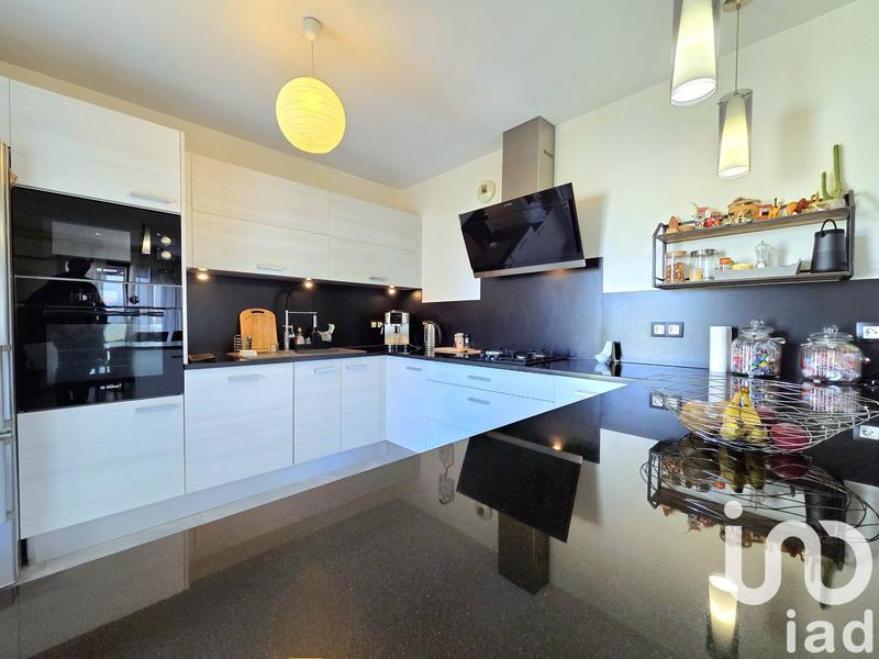 Maison - 122 m² - 4 pièces