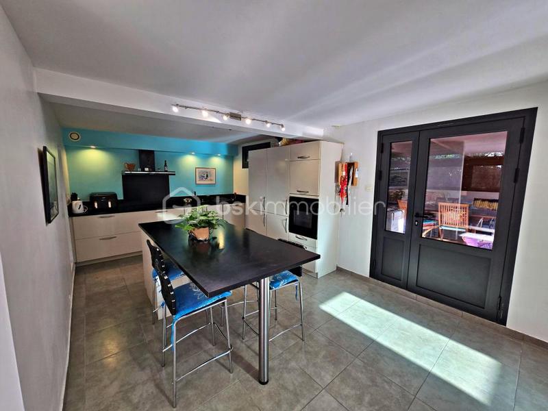 Maison traditionnelle - 202 m² - 7 pièces