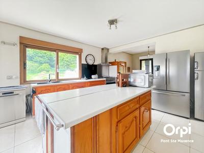 Maison - 186 m² - 6 pièces