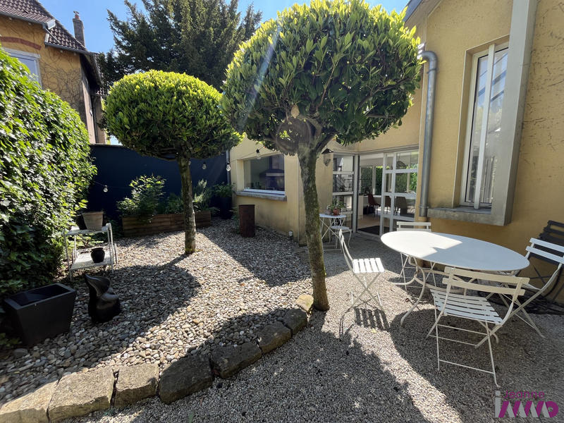 Maison - 197 m² - 7 pièces