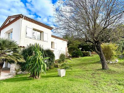 Maison - 200 m² - 6 pièces