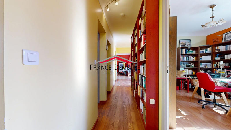 Maison - 178 m² - 8 pièces