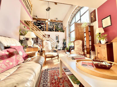 Maison - 243 m² - 8 pièces