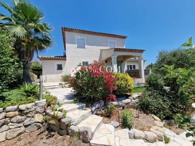 Villa - 137 m² - 5 pièces