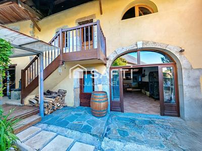 Maison - 180 m² - 9 pièces