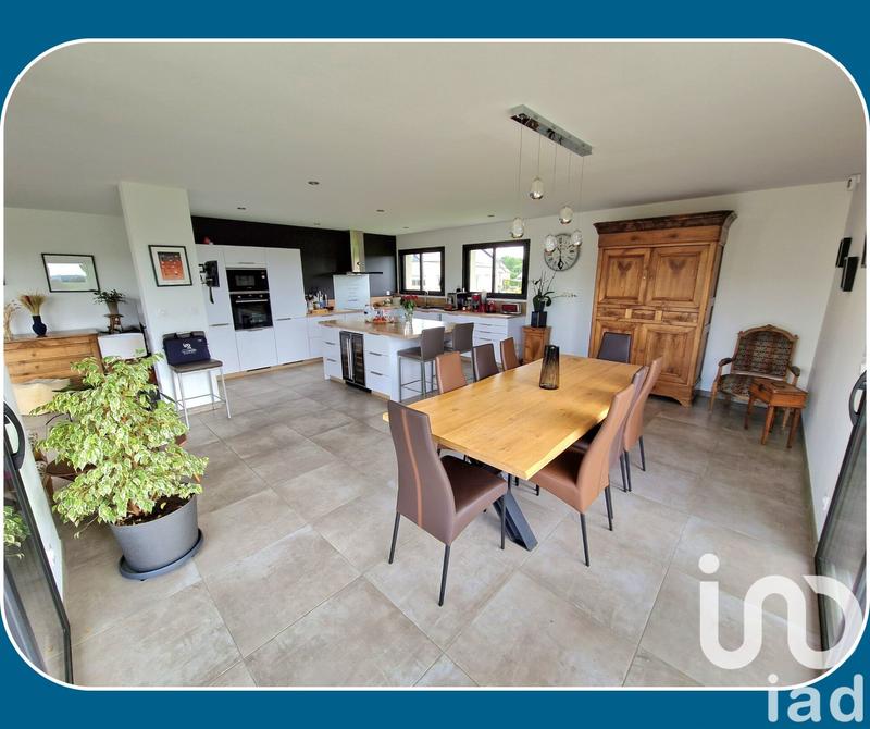 Maison - 175 m² - 10 pièces