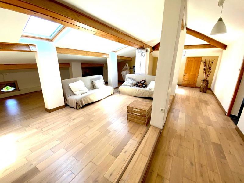 Corps de ferme - 257 m² - 6 pièces