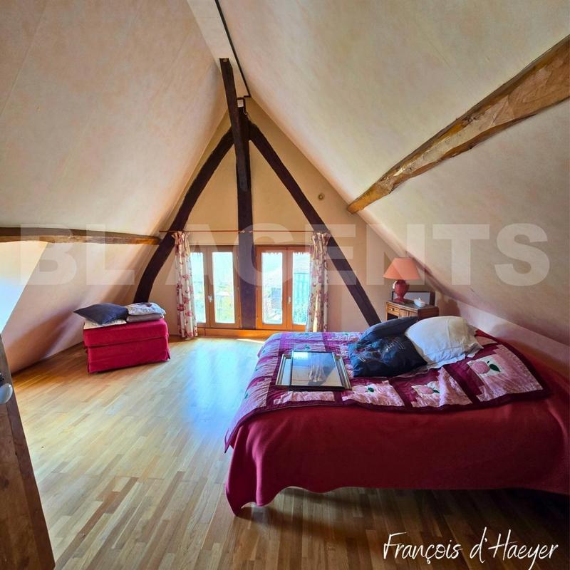 Corps de ferme - 205 m² - 8 pièces