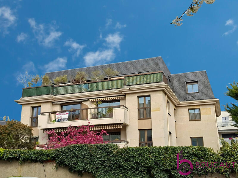 Appartement - 90 m² - 4 pièces