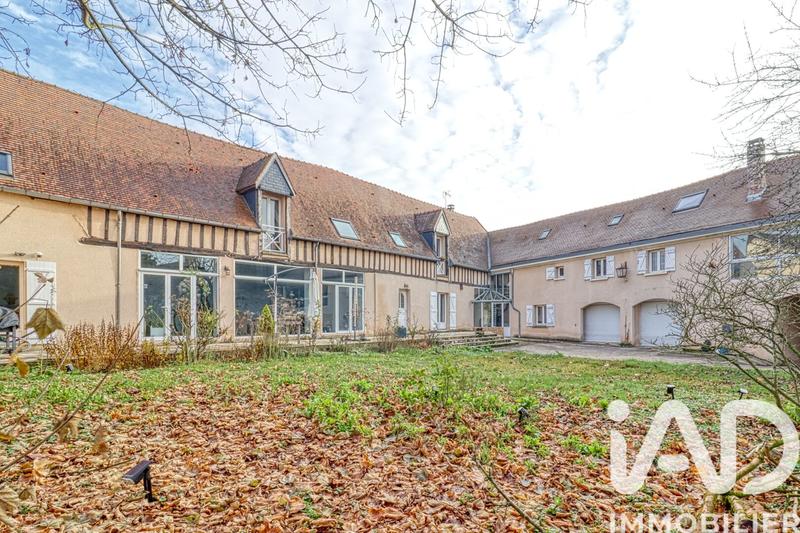 Maison - 376 m² - 9 pièces
