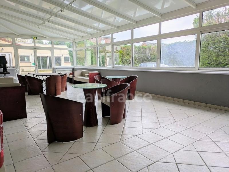 Maison - 550 m² - 5 pièces