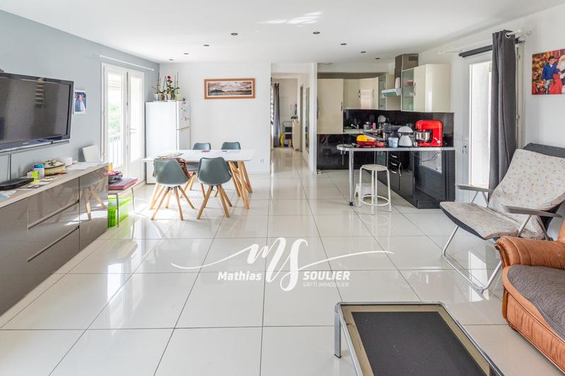 Maison - 181 m² - 8 pièces