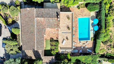 Villa - 259 m² - 10 pièces