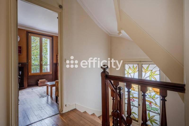 Maison - 210 m² - 9 pièces